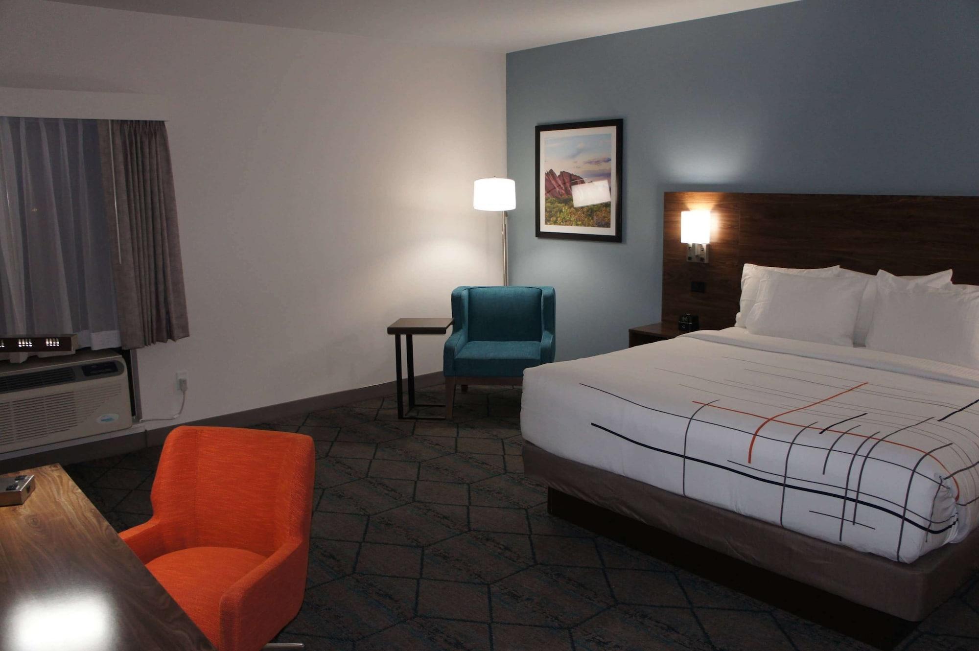 La Quinta Inn & Suites By Wyndham Littleton-Red Rocks Exterior photo