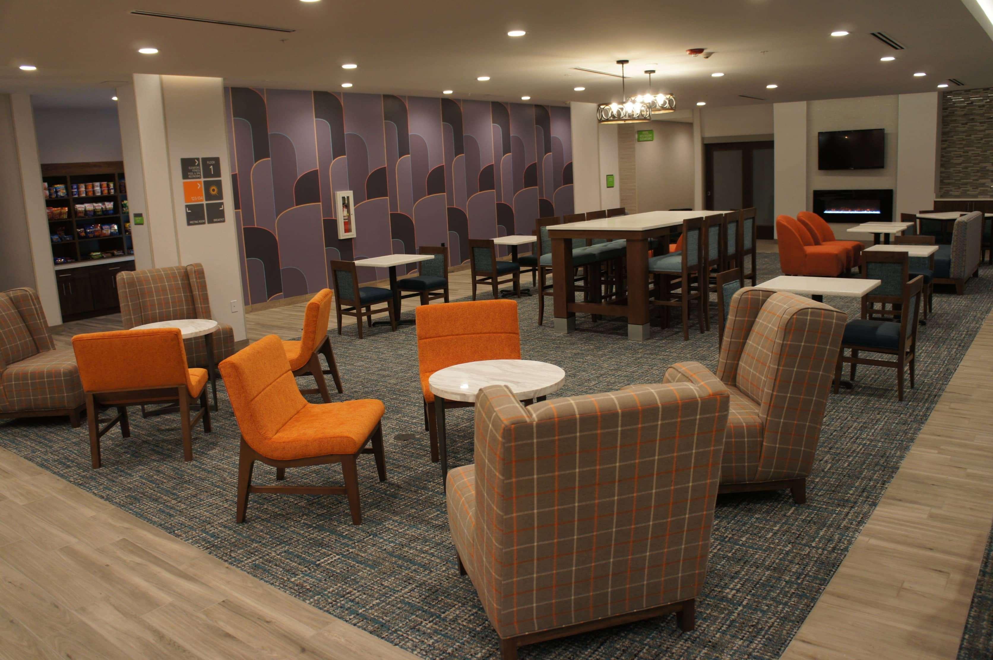 La Quinta Inn & Suites By Wyndham Littleton-Red Rocks Exterior photo